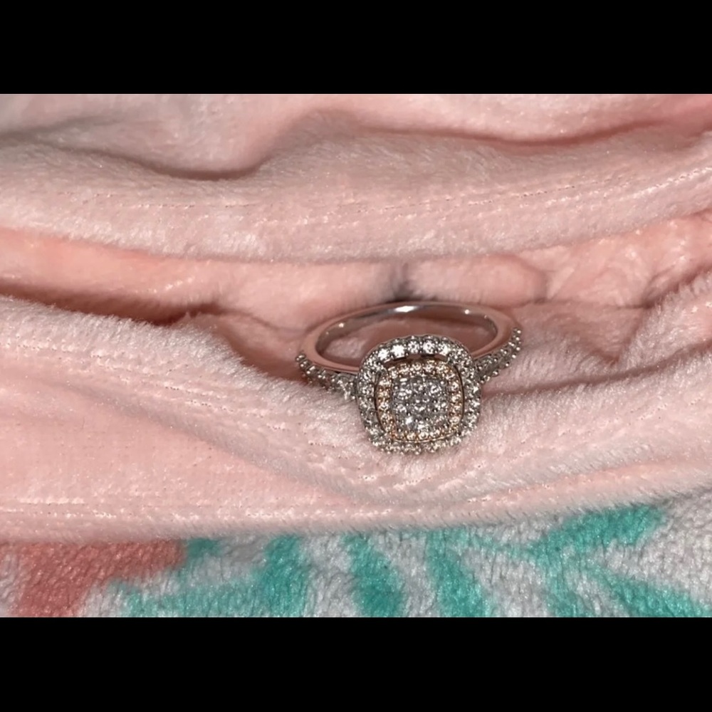 Diamond ring - Picture 2 of 8